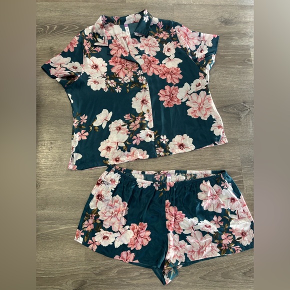 Floral Crop Top and Skirt Set - Picture 1 of 3